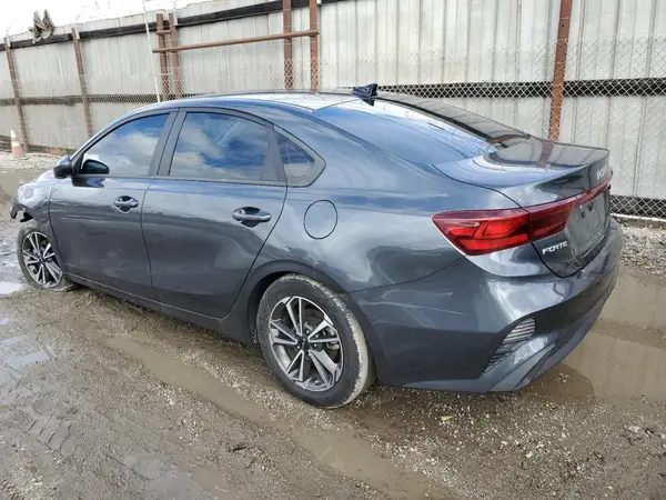 3KPF24AD9NE464710 2022 KIA FORTE - Image 2