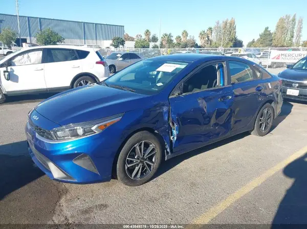 3KPF24AD9NE464903 2022 KIA FORTE - Image 2