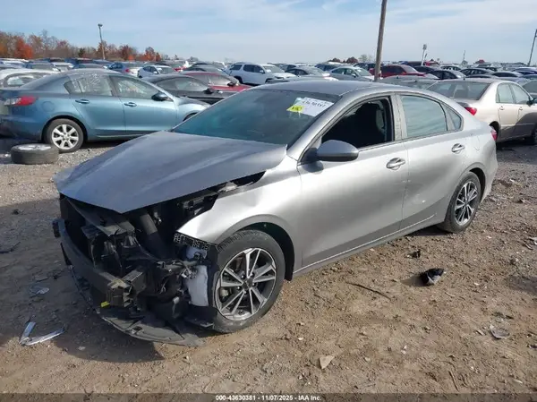 3KPF24AD9NE464920 2022 KIA FORTE - Image 2