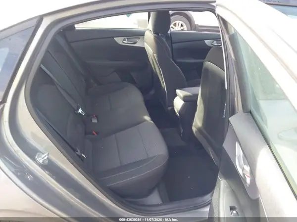 3KPF24AD9NE464920 2022 KIA FORTE - Image 8