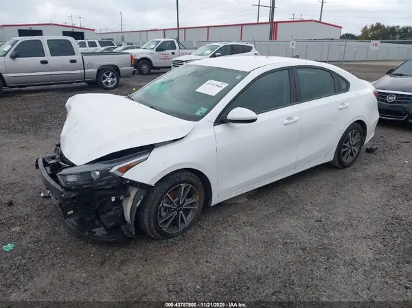3KPF24AD9NE465517 2022 KIA FORTE - Image 2