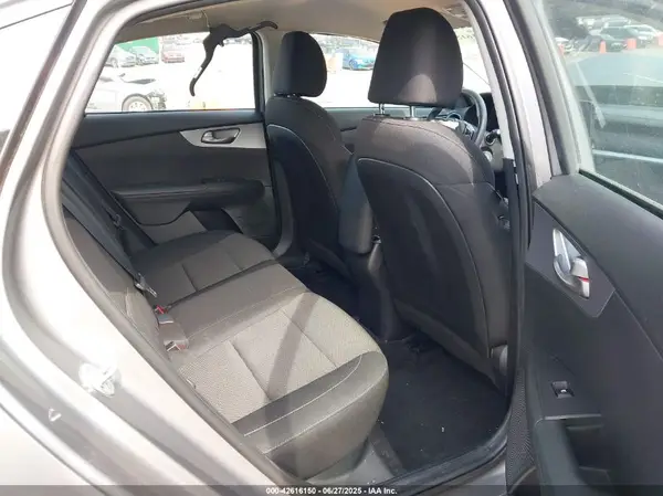 3KPF24AD9NE465548 2022 KIA FORTE - Image 8