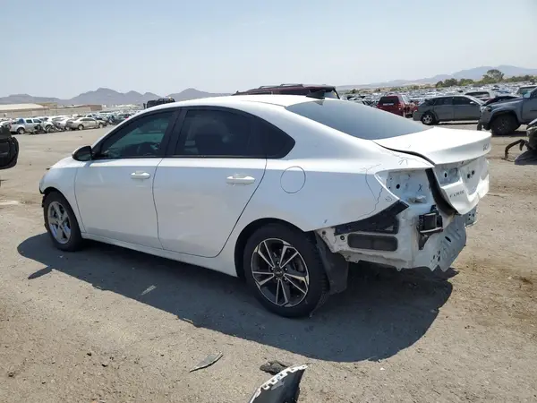 3KPF24AD9NE465856 2022 KIA FORTE - Image 2