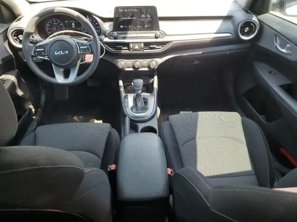 3KPF24AD9NE465856 2022 KIA FORTE - Image 8