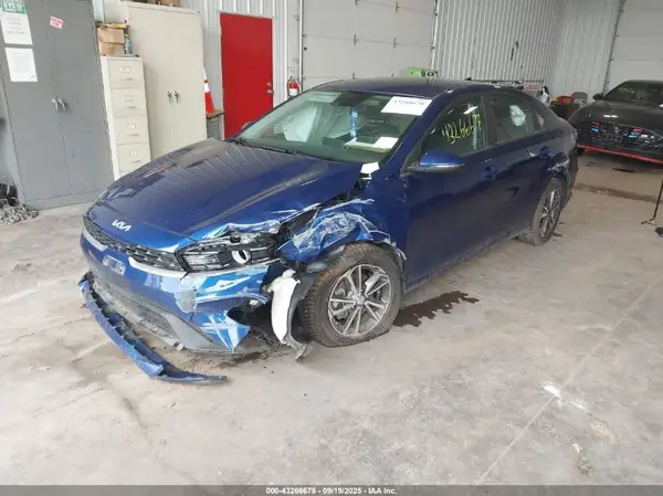 3KPF24AD9NE466506 2022 KIA FORTE - Image 2
