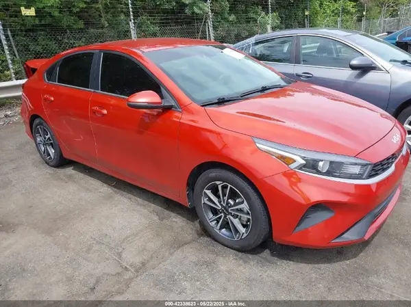 3KPF24AD9NE467123 2022 KIA FORTE - Image 1