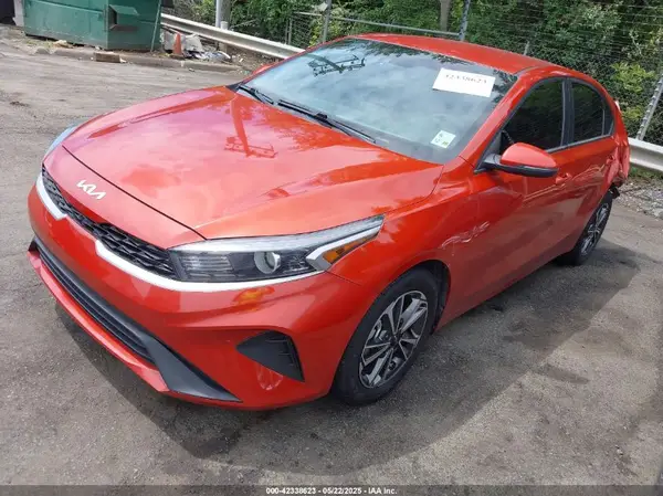 3KPF24AD9NE467123 2022 KIA FORTE - Image 2