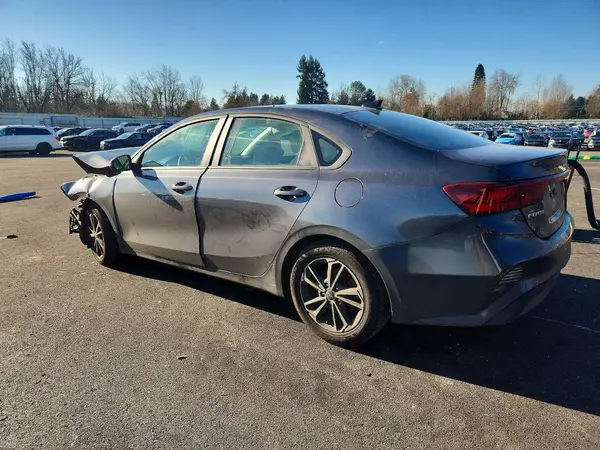 3KPF24AD9NE468224 2022 KIA FORTE - Image 2