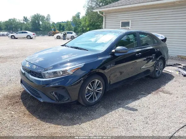 3KPF24AD9NE468420 2022 KIA FORTE - Image 2