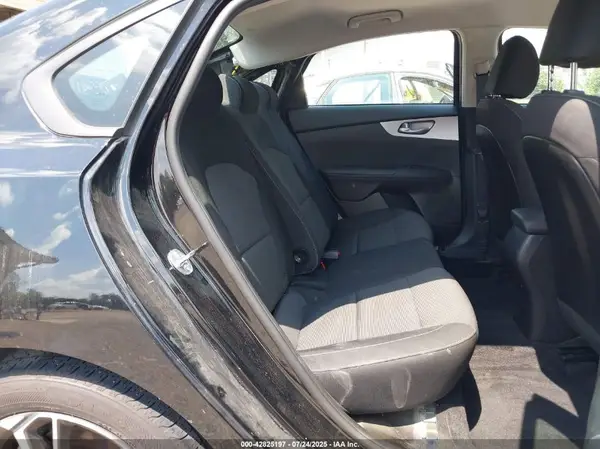 3KPF24AD9NE468420 2022 KIA FORTE - Image 8