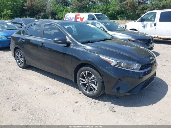 3KPF24AD9NE471835 2022 KIA FORTE - Image 1