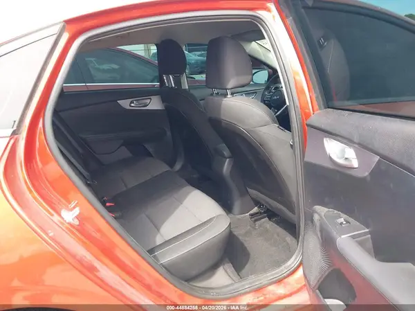3KPF24AD9NE475075 2022 KIA FORTE - Image 8