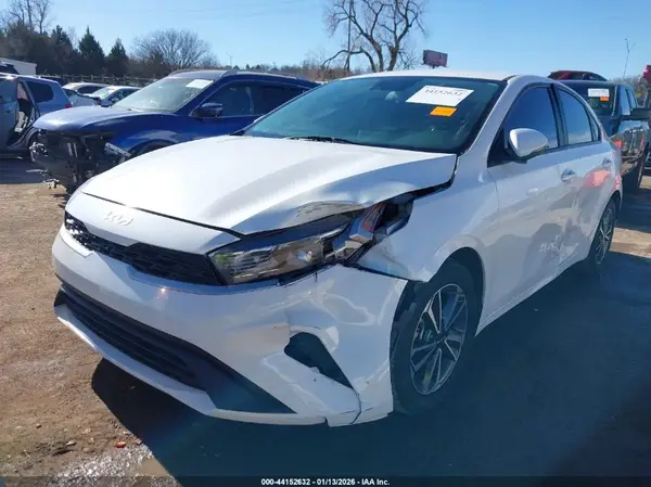 3KPF24AD9NE476551 2022 KIA FORTE - Image 2