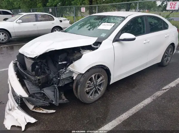 3KPF24AD9NE476565 2022 KIA FORTE - Image 2