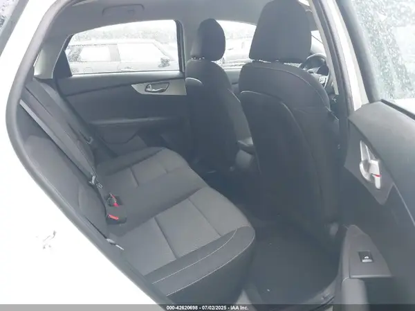 3KPF24AD9NE476565 2022 KIA FORTE - Image 8