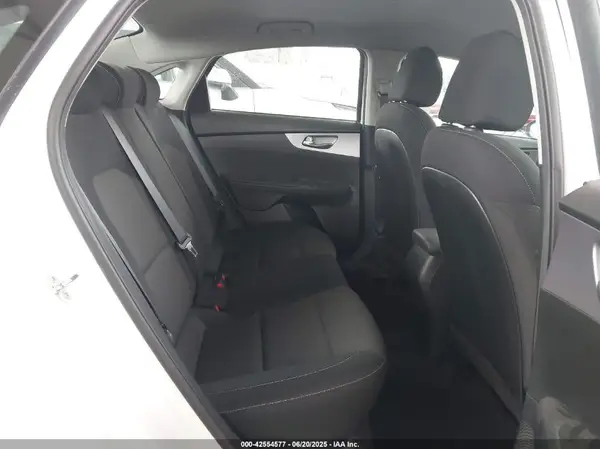 3KPF24AD9NE478204 2022 KIA FORTE - Image 8