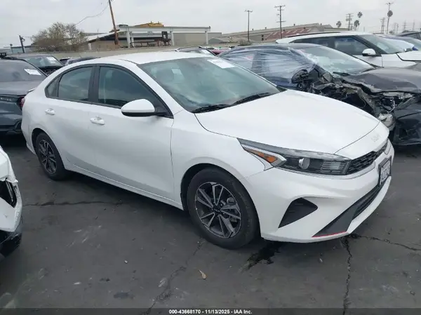 3KPF24AD9NE479496 2022 KIA FORTE - Image 1