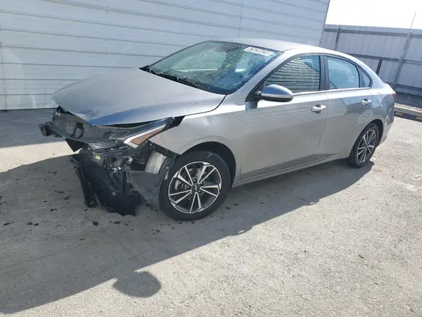 3KPF24AD9NE480826 2022 KIA FORTE - Image 1