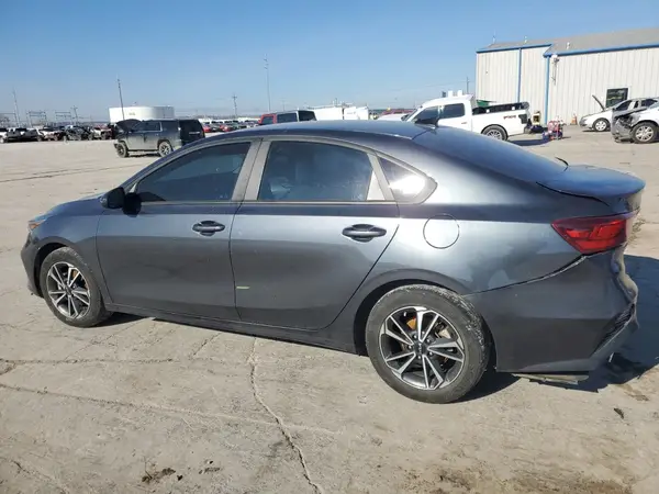 3KPF24AD9NE481930 2022 KIA FORTE - Image 2