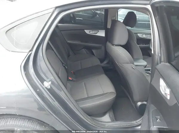 3KPF24AD9NE482057 2022 KIA FORTE - Image 8