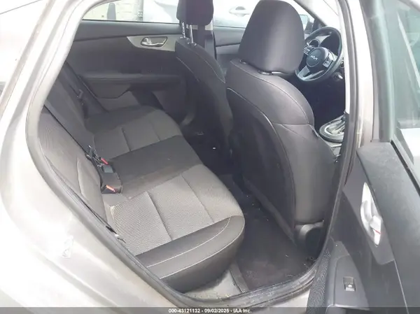 3KPF24AD9NE482074 2022 KIA FORTE - Image 8