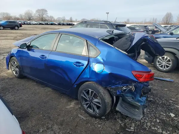 3KPF24AD9NE484567 2022 KIA FORTE - Image 2