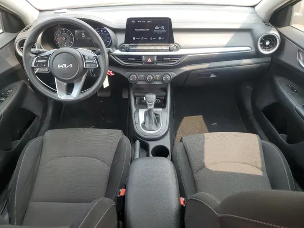 3KPF24AD9NE485556 2022 KIA FORTE - Image 8