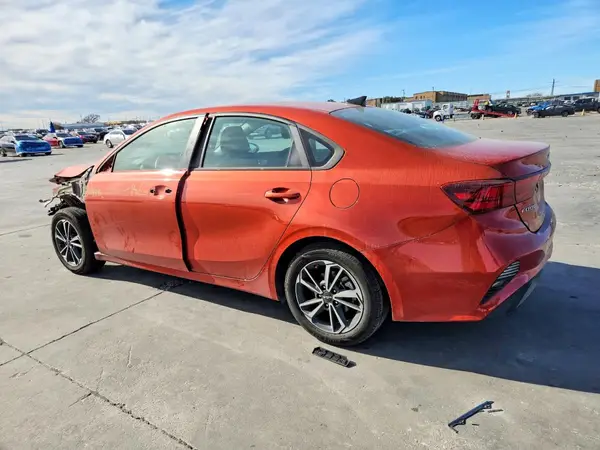 3KPF24AD9NE486562 2022 KIA FORTE - Image 2