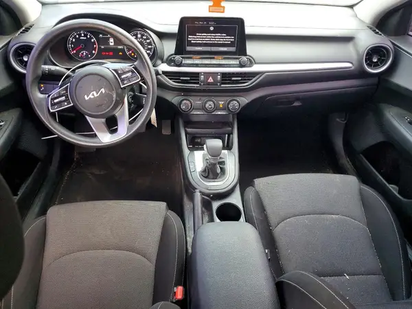 3KPF24AD9NE488120 2022 KIA FORTE - Image 8
