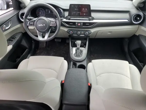 3KPF24AD9NE488781 2022 KIA FORTE - Image 8