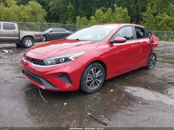 3KPF24AD9NE489736 2022 KIA FORTE - Image 2