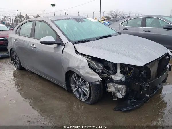 3KPF24AD9NE490045 2022 KIA FORTE - Image 1