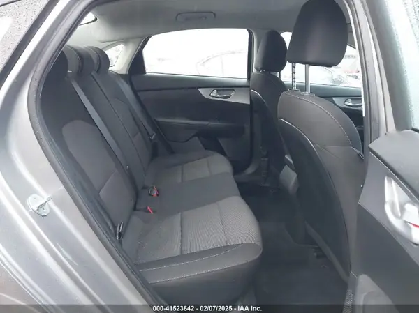 3KPF24AD9NE490045 2022 KIA FORTE - Image 8