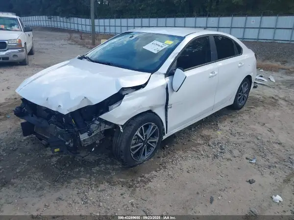 3KPF24AD9NE491261 2022 KIA FORTE - Image 2