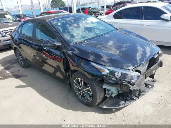 3KPF24AD9NE492622 2022 KIA FORTE - Image 1