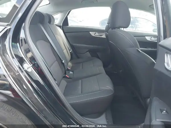 3KPF24AD9NE492622 2022 KIA FORTE - Image 8