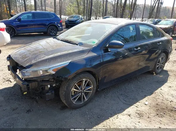 3KPF24AD9NE494015 2022 KIA FORTE - Image 2