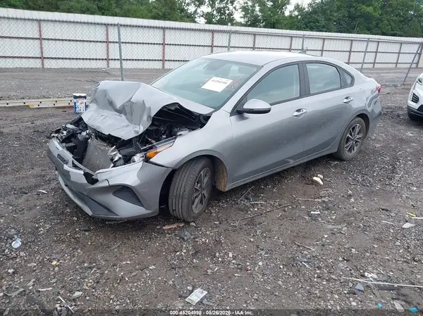 3KPF24AD9NE494239 2022 KIA FORTE - Image 2