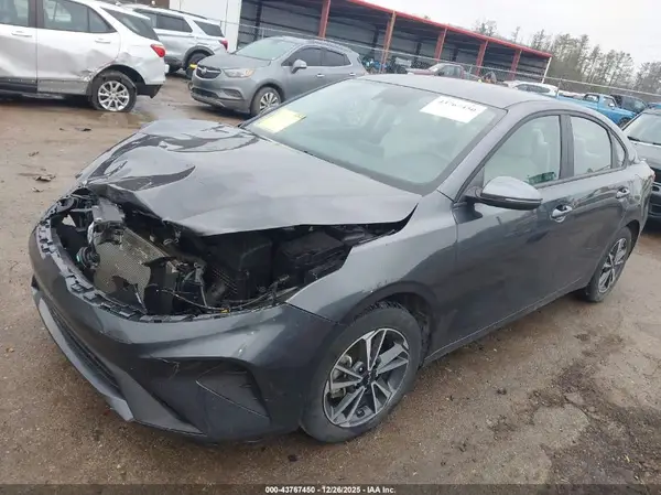 3KPF24AD9NE494905 2022 KIA FORTE - Image 2