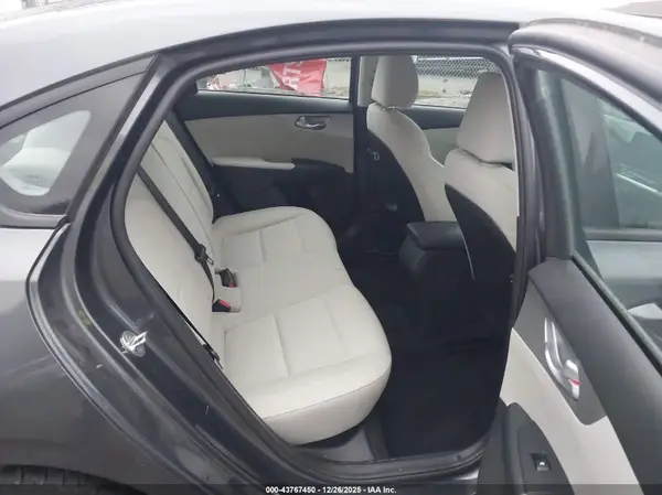 3KPF24AD9NE494905 2022 KIA FORTE - Image 8