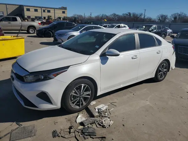 3KPF24AD9NE497268 2022 KIA FORTE - Image 1