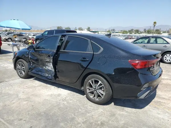 3KPF24AD9NE503876 2022 KIA FORTE - Image 2