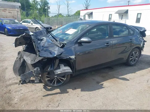 3KPF24AD9PE505307 2023 KIA FORTE - Image 2