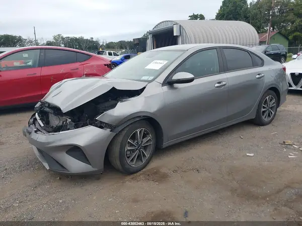 3KPF24AD9PE510538 2023 KIA FORTE - Image 2