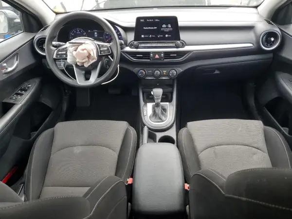 3KPF24AD9PE520163 2023 KIA FORTE - Image 8