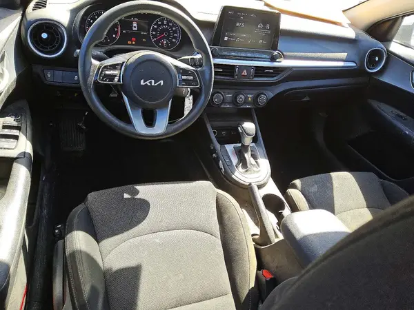3KPF24AD9PE520700 2023 KIA FORTE - Image 8