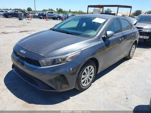 3KPF24AD9PE521233 2023 KIA FORTE - Image 2
