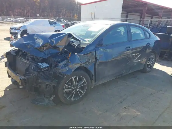 3KPF24AD9PE521801 2023 KIA FORTE - Image 2