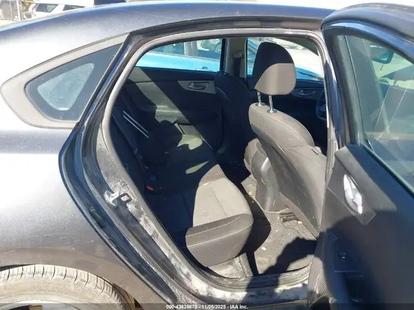 3KPF24AD9PE521801 2023 KIA FORTE - Image 8