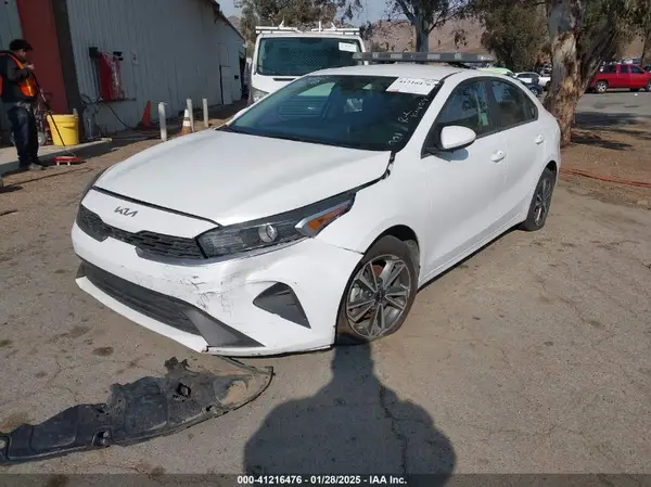 3KPF24AD9PE521930 2023 KIA FORTE - Image 2
